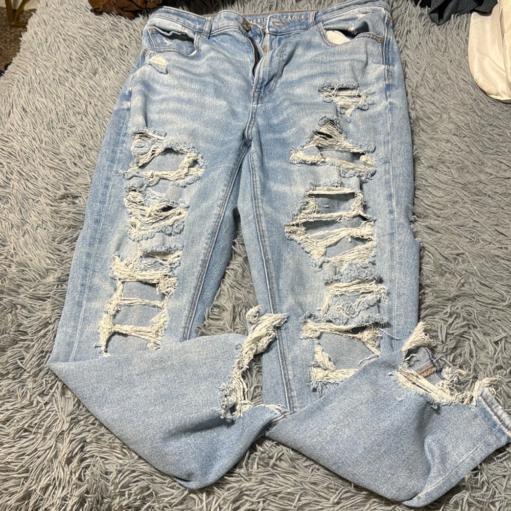 American Eagle High Rise Distressed Mom Jean
